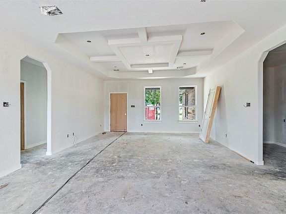 5th image of 9122 Kostelnik St