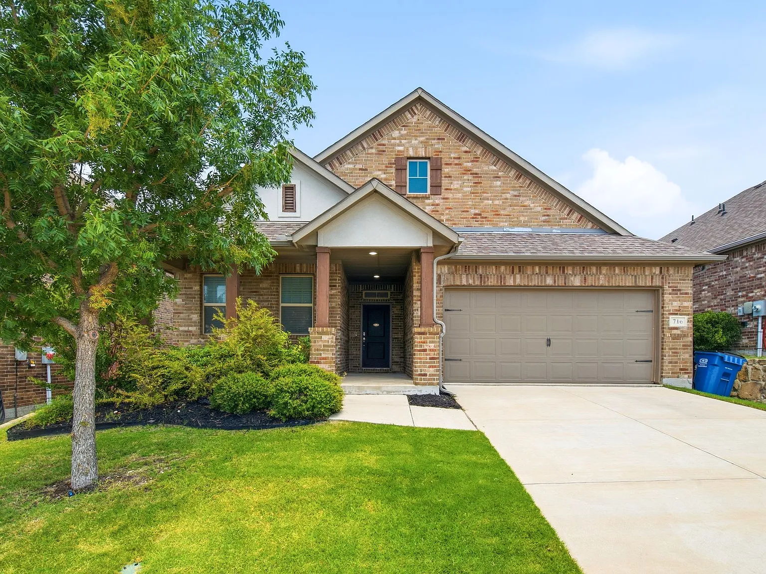 4 bed, 1840 sqft, $2,300 — Photo 1