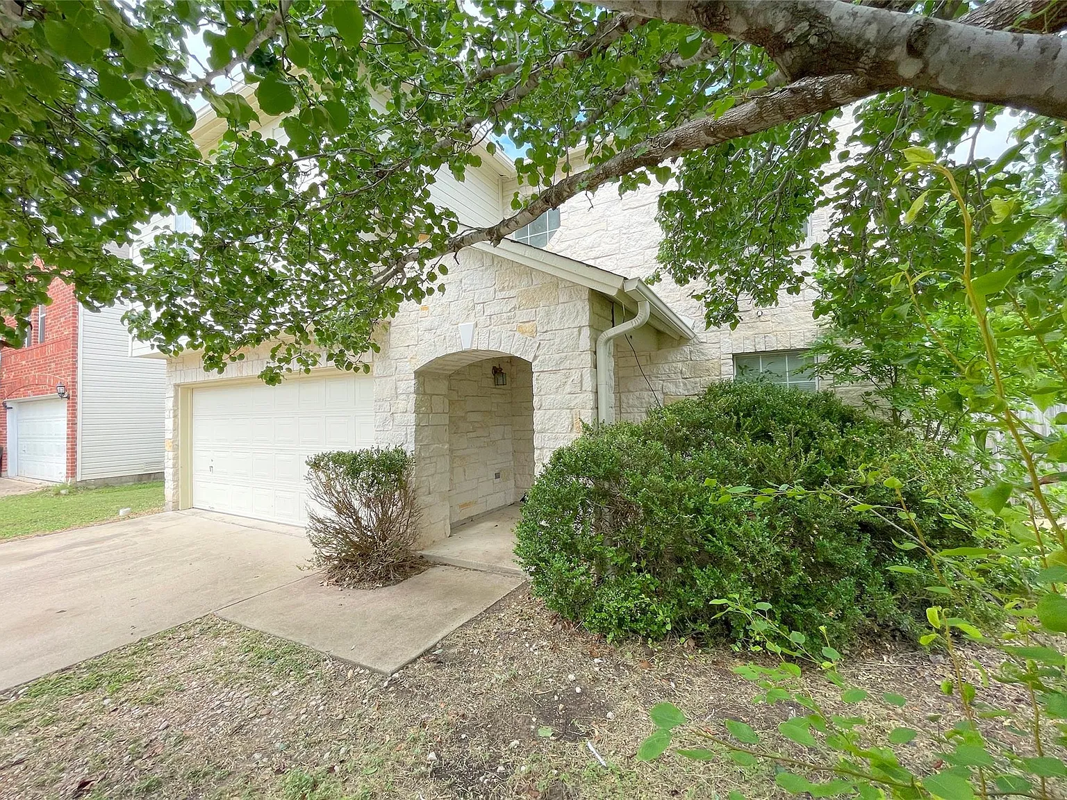 4 bed, 2.5 bath, 2676 sqft, $2,150 — Photo 3