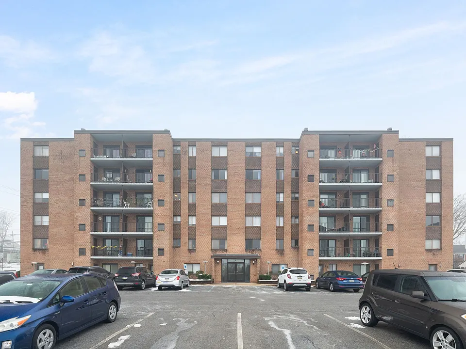 297 E Jefferson St #606