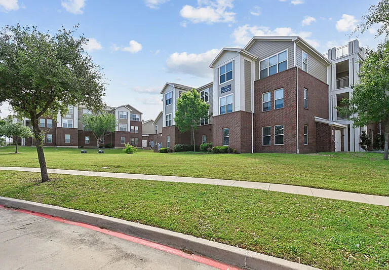 The Village on West Seminary — Photo 2