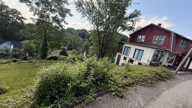 2nd image of 944 Ridgemont Rd