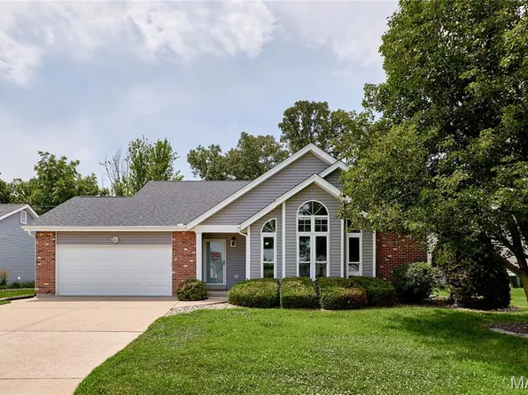 320 Birmingham Dr, O'Fallon, MO 63366