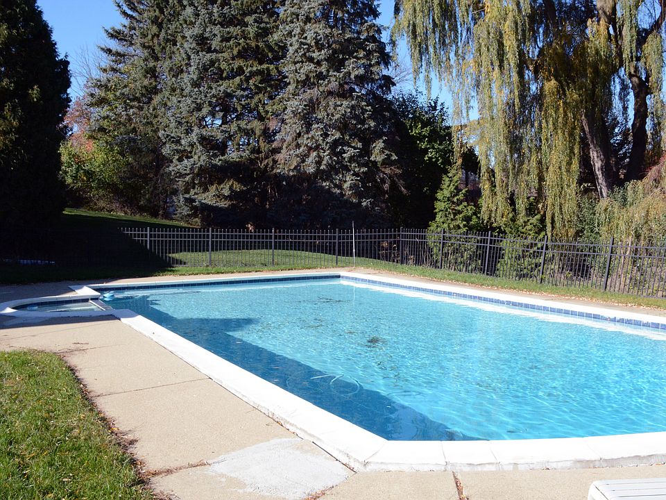2nd image of 3684 Wabeek Lake Dr W
