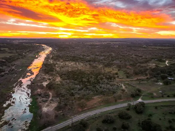 1594 286 Ranch Rd #1320, Johnson City, TX 78636