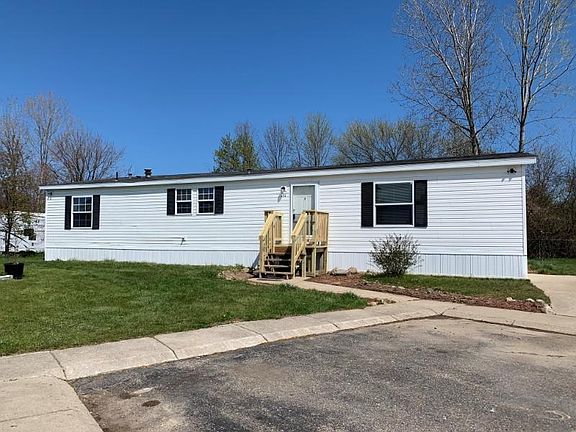 2nd image of 494 Sorrel Dr #494