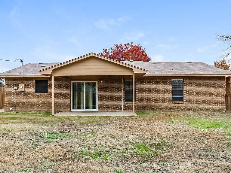 721 Oak Grove Ln — Photo 19