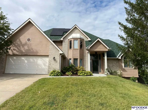 11712 S 26th St, Bellevue, NE 68123