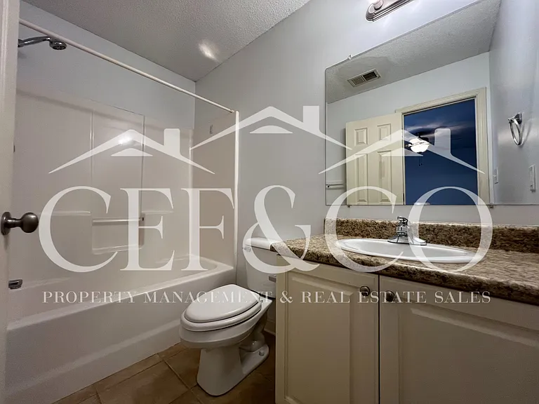 527 Victoria Manor Dr — Photo 8