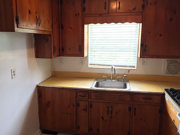 Retro Vibe Kitchen with Gas Appliances