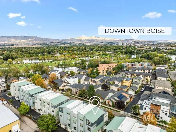 424 E Thurman Mill St, Garden City, ID 83714