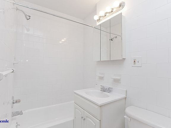 4th image of 410 E 78th St #3FE