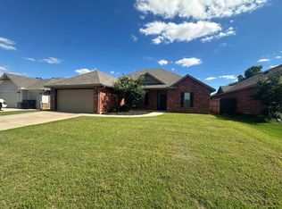 11008 SW 36th St, Yukon, OK 73099