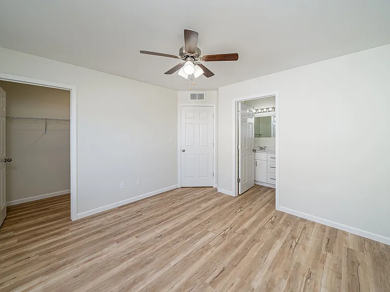 Icon Townhomes — Photo 8