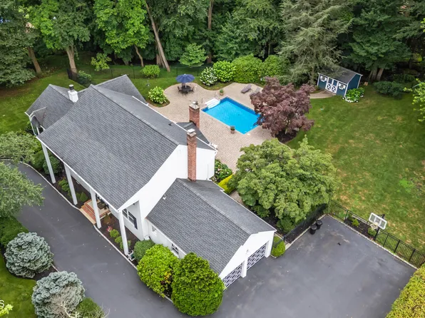 6 Stoecker Road, Holmdel, NJ 07733