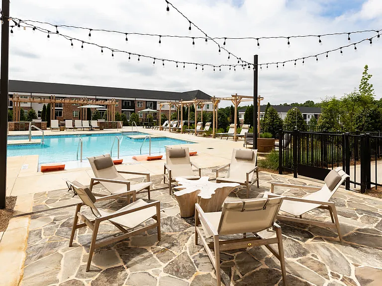 Swimming Pool and Lounge