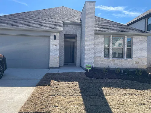 1404 Mahogany Dr Photo 1