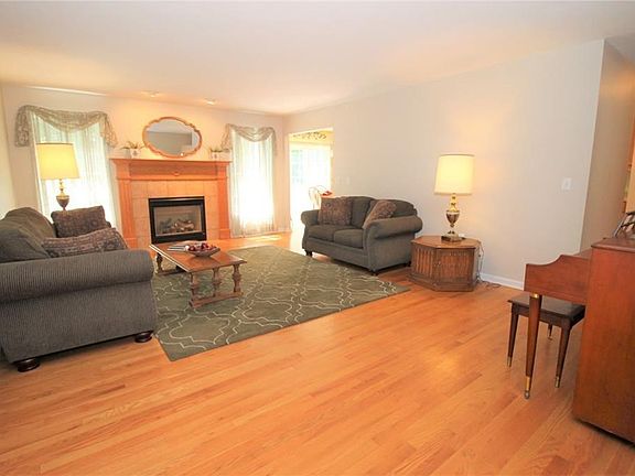 4th image of 111 Sherfield Dr