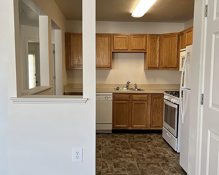 Buttonwood Gardens Apartments — Photo 29