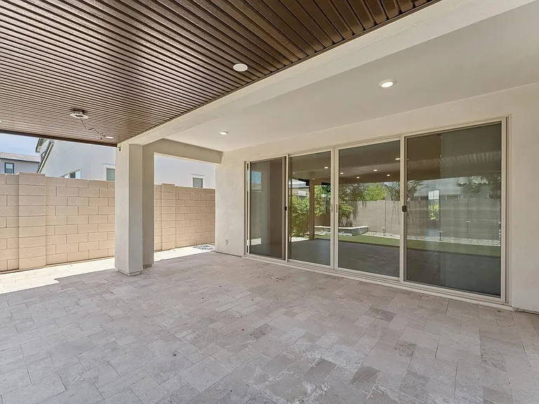 1524 E Carob Ct — Photo 57