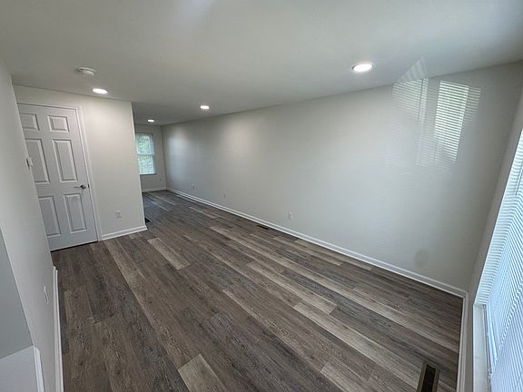 5th image of 3703-3705 Briggs Rd