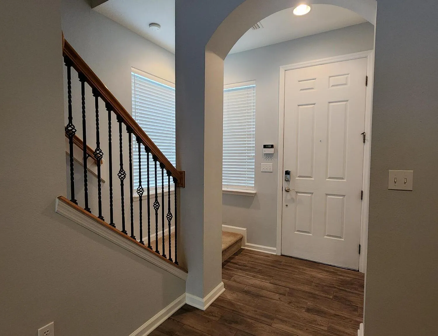 2 bed, 2.5 bath, 1327 sqft, $1,650 — Photo 4