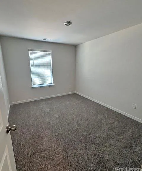 2102 10th St SE — Photo 8
