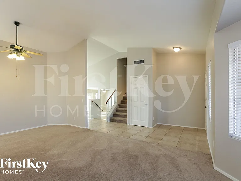8735 W Sierra Vista Dr — Photo 3