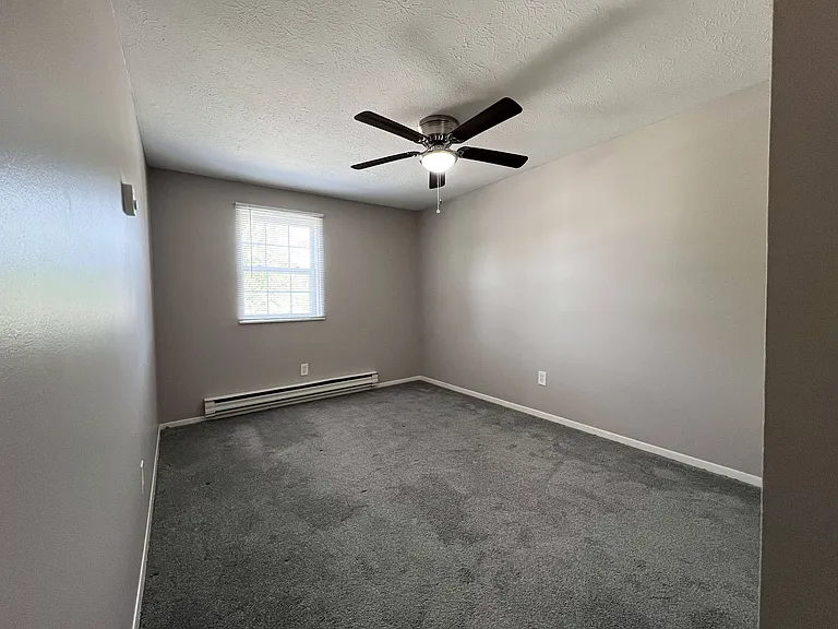 Stoney Creek Apartments — Photo 25
