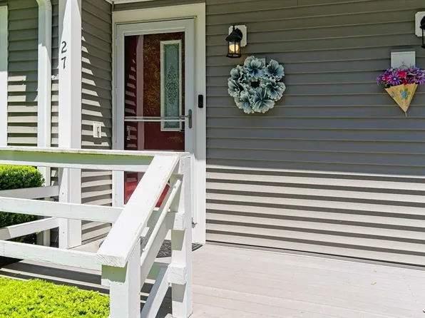 27 Hartshorn Pl, Walpole, MA 02081