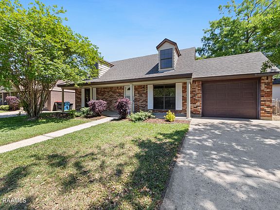 4th image of 302 Marseilles Dr