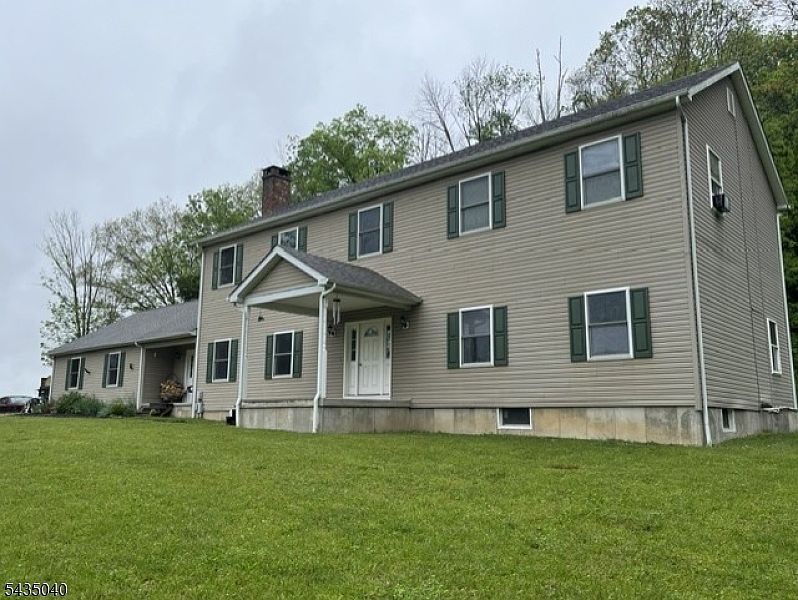 1st image of 28 Beaver Run Rd