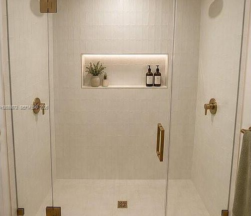 5th image of 90 NE 32nd St #615