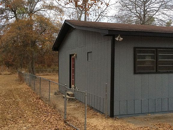 4th image of 8 Woodland Dr