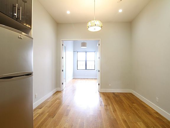 5th image of 188 Noll St APT 5A