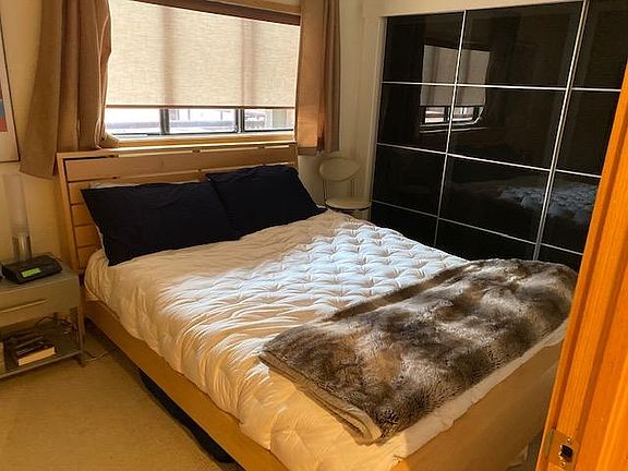 5th image of 1022 Vine St #1022