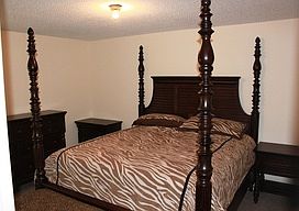 5th image of 1005 Oakwood Dr