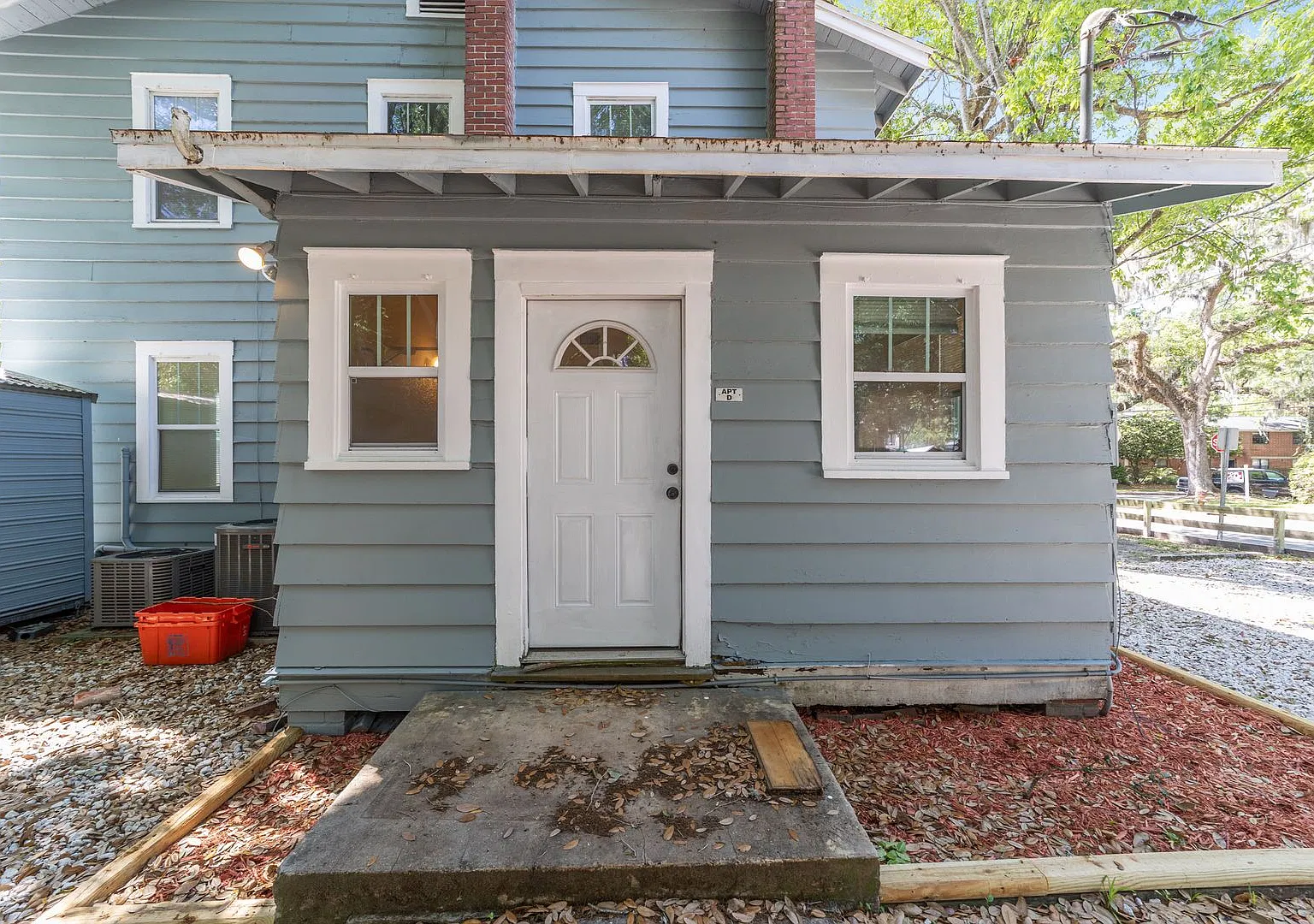 1022 NW 3rd Ave Unit D - Pet Friendly — Photo 1