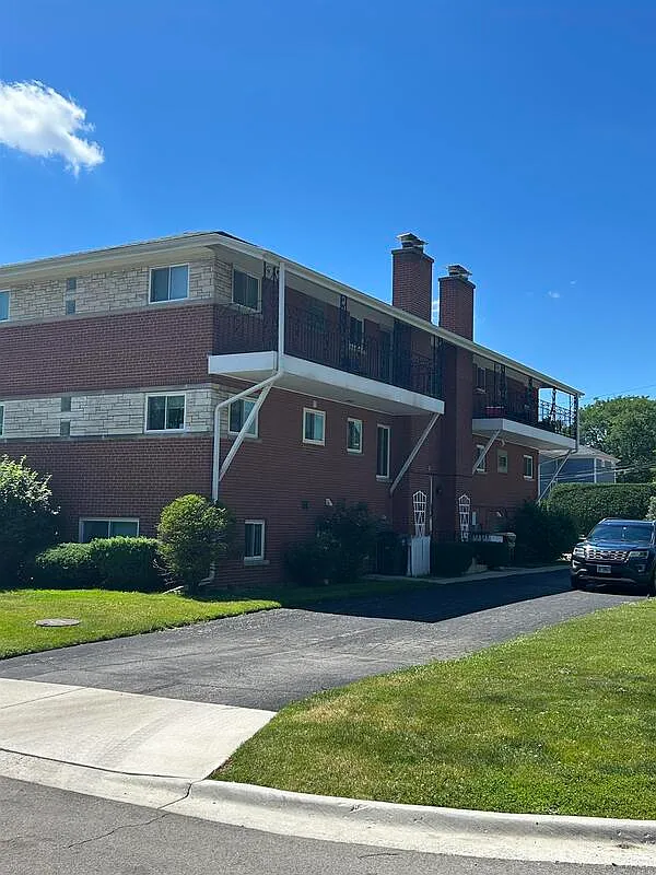 2 bed, 1.0 bath, 1000 sqft, $1,775 — Photo 2