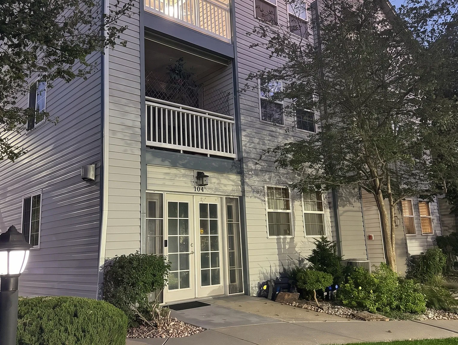 2 bed, 1200 sqft, $1,950 — Photo 1