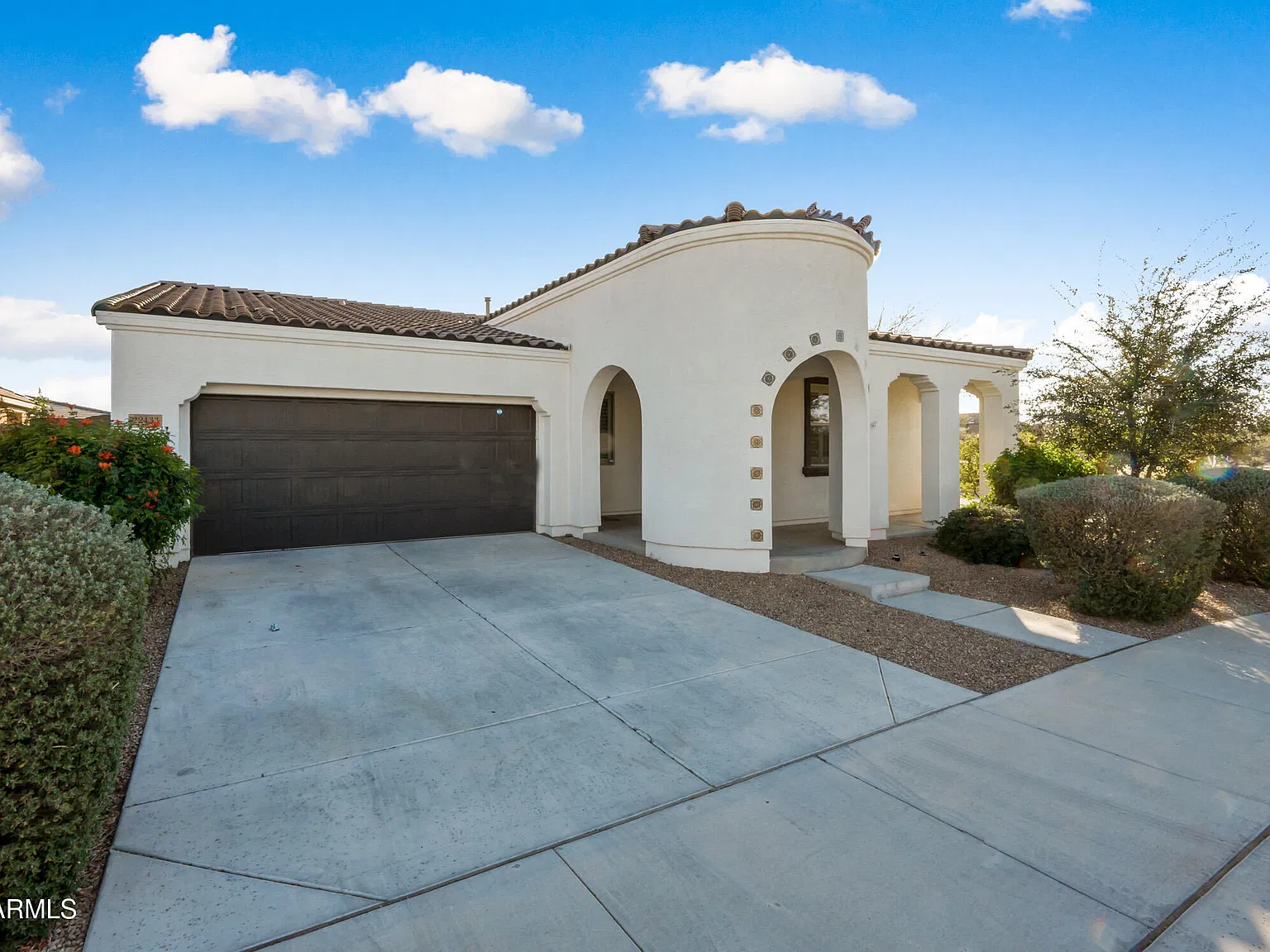 4 bed, 2.0 bath, 1942 sqft, $2,245 — Photo 2