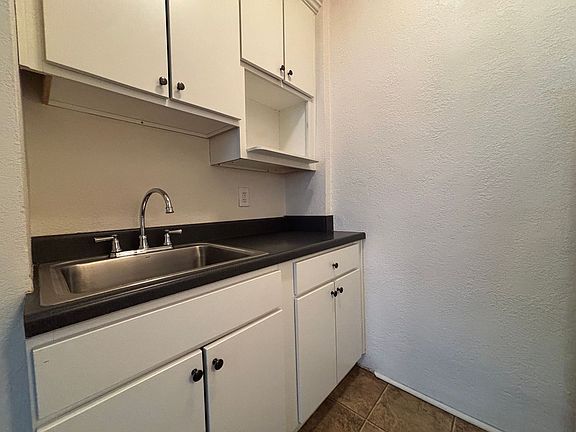2nd image of 309 Dayton Ave #104