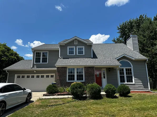 70 Village Pl, Zionsville, IN 46077
