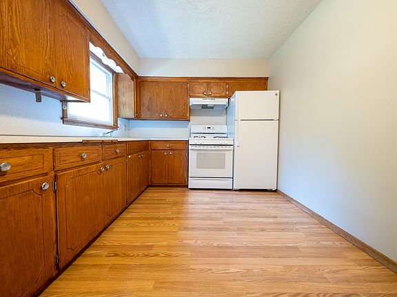 5th image of 3667 Upper 204th St W Unit 3