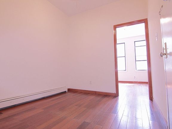 5th image of 189 Wilson Ave APT 3L