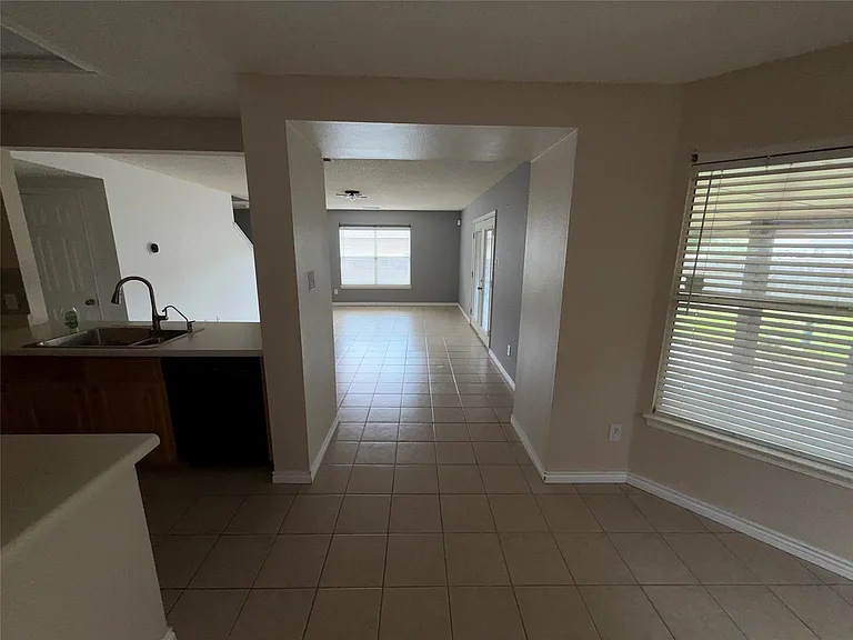 1704 Matagorda Dr — Photo 8
