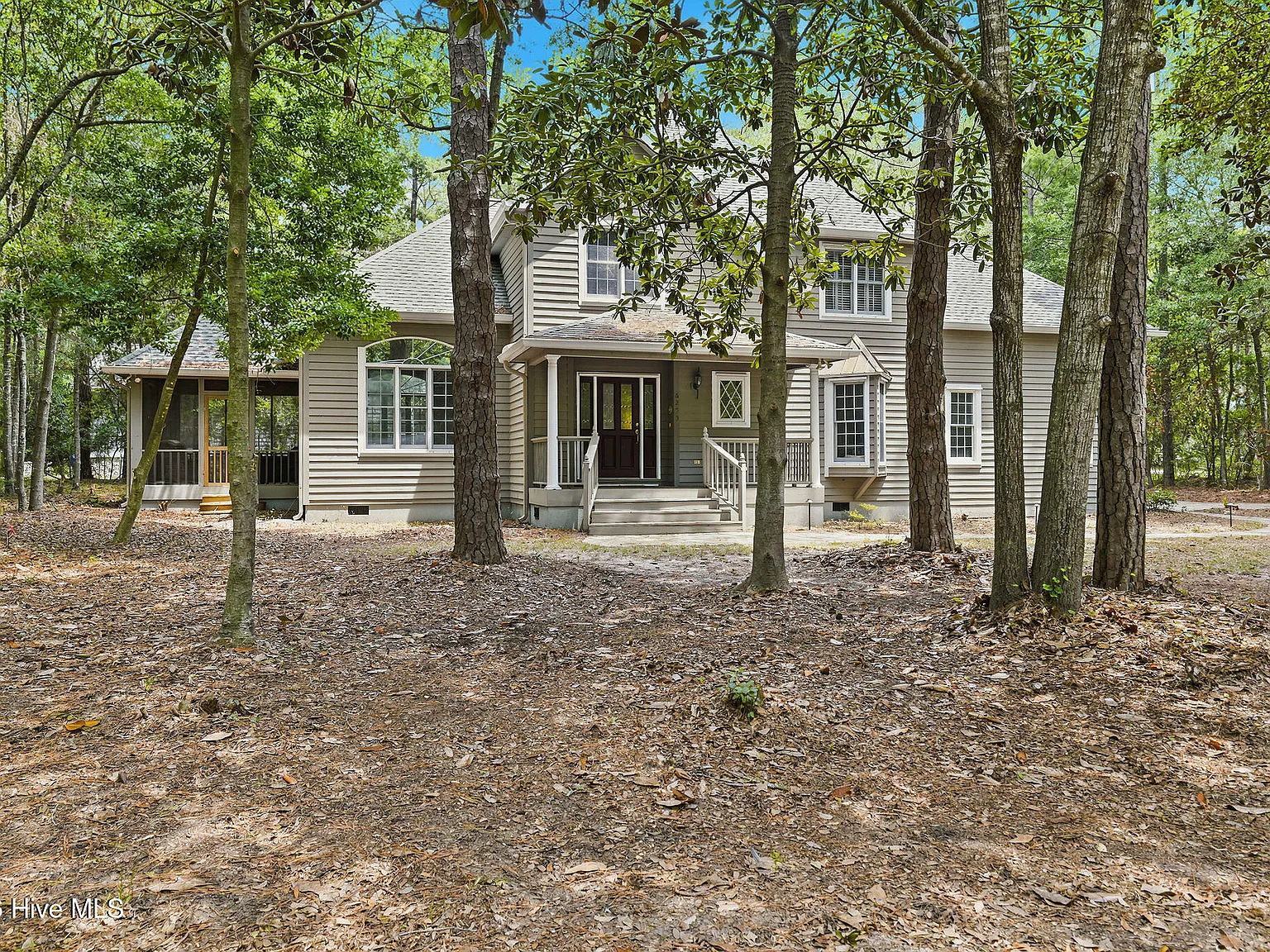 3 bed, 2.5 bath, 2673 sqft, $3,300 — Photo 2