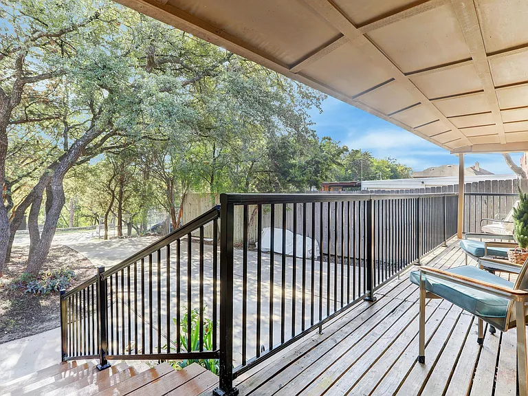 1102 Canyon Edge Dr — Photo 2