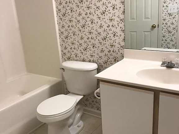 3rd image of 111 N Wheeless Dr APT L