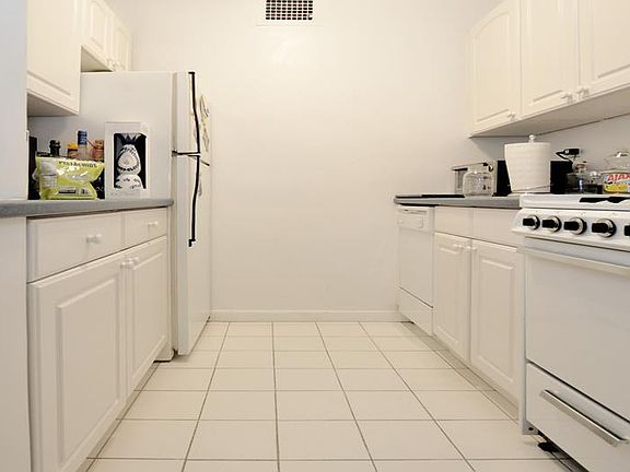 3rd image of 155 E 34th St APT 7J